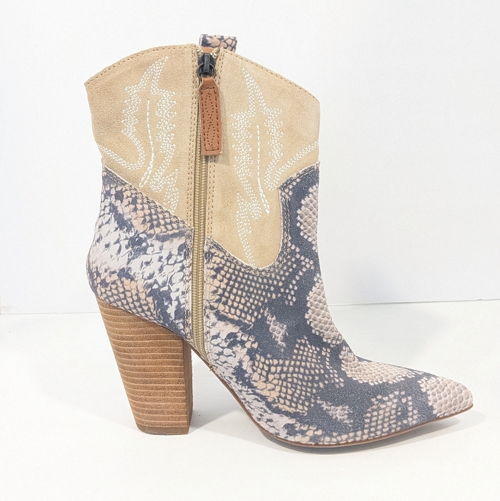 NWT Dingo Calico Snake Print Leather Boots. - Picture 4 of 16